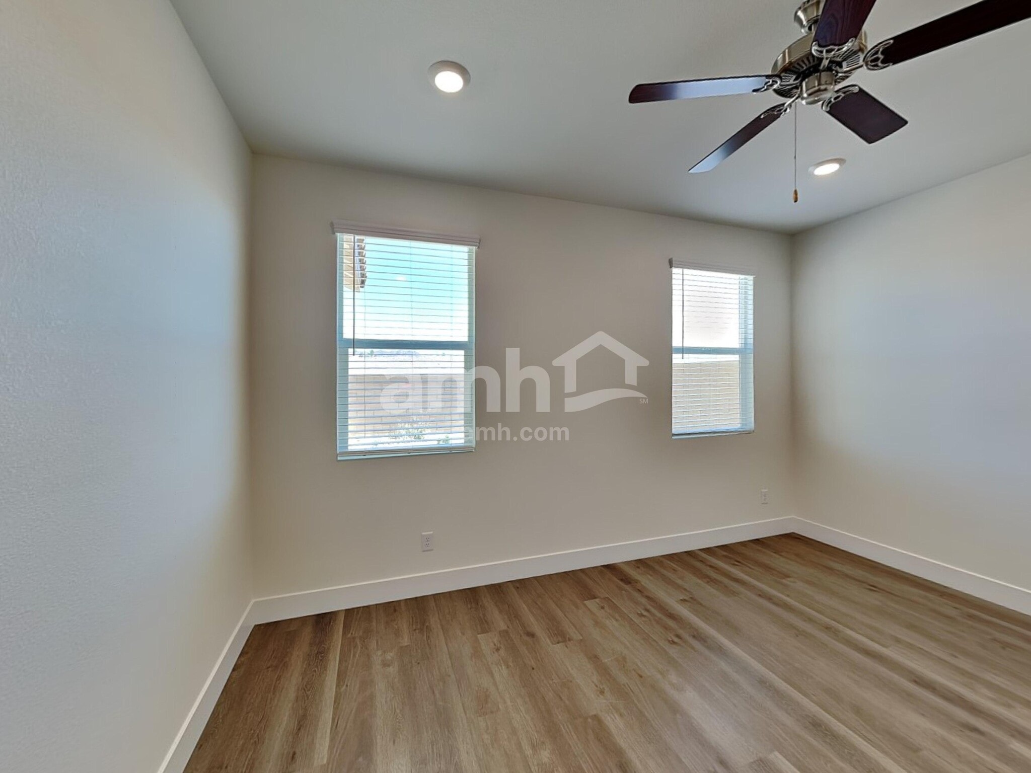 Building Photo - 842 English Primrose St