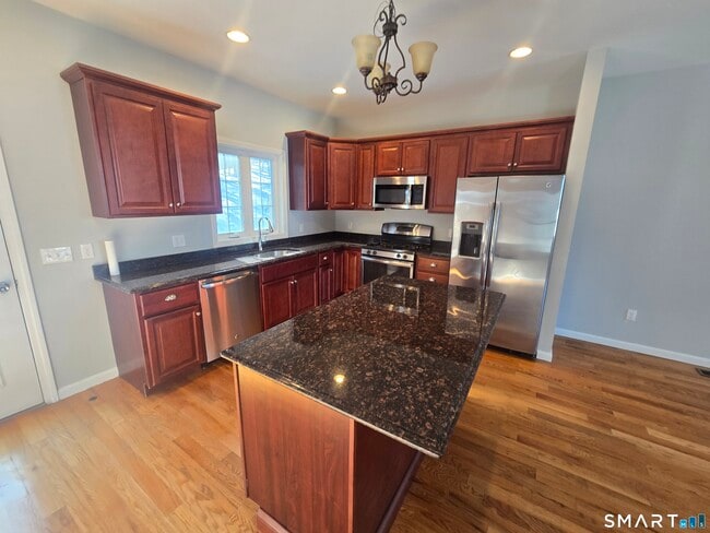 Building Photo - 6 Oak Branch Dr