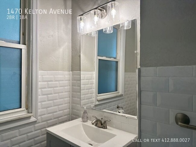 Building Photo - 1470 Kelton Ave