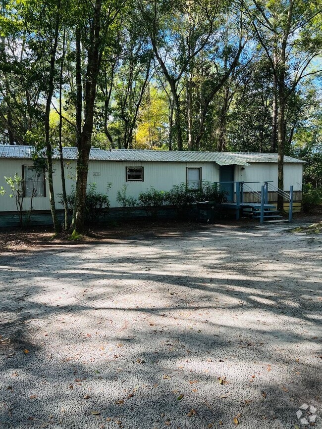 Building Photo - Coming Soon 2 bedroom 2 bathroom single wi...