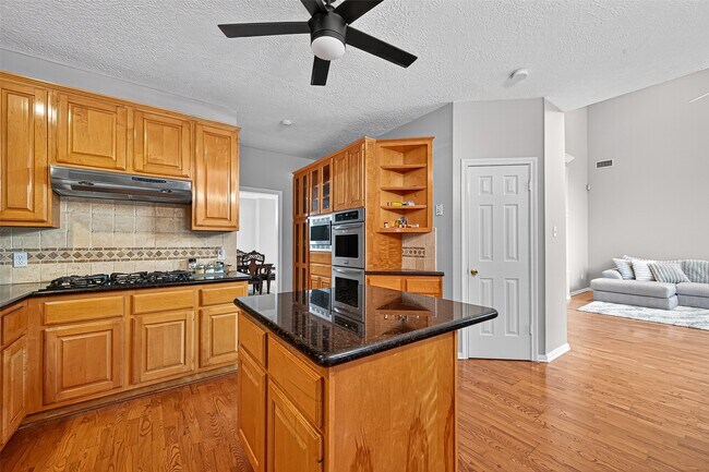 Building Photo - 602 Johnson Ln
