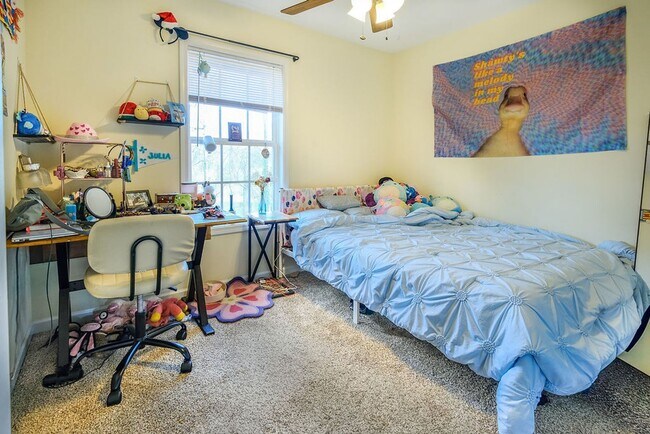 Building Photo - 15 White Street Extension