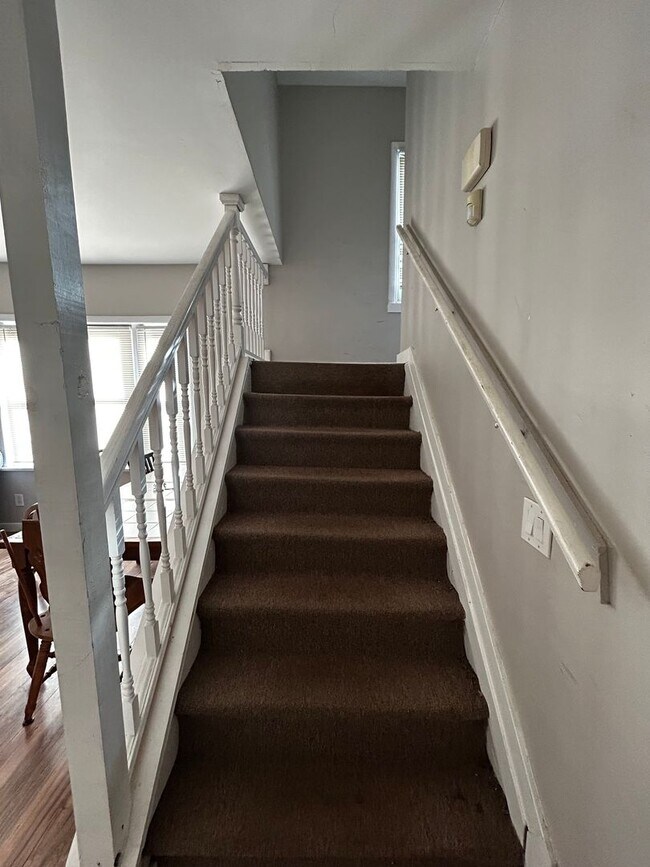 Building Photo - 1143-1145-1145 S Plymouth Ave