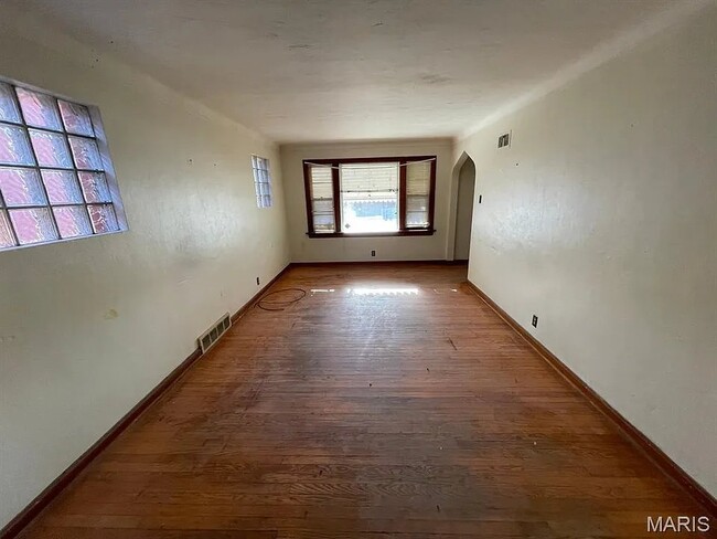 Building Photo - 5275 Alcott Ave