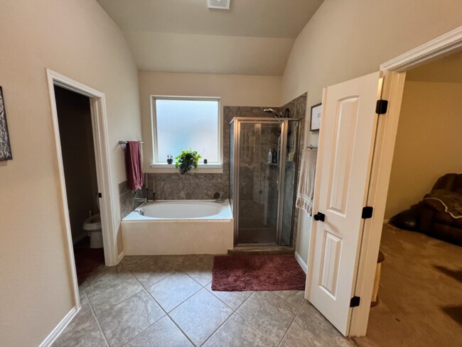 Building Photo - 222 Overland Trace Dr