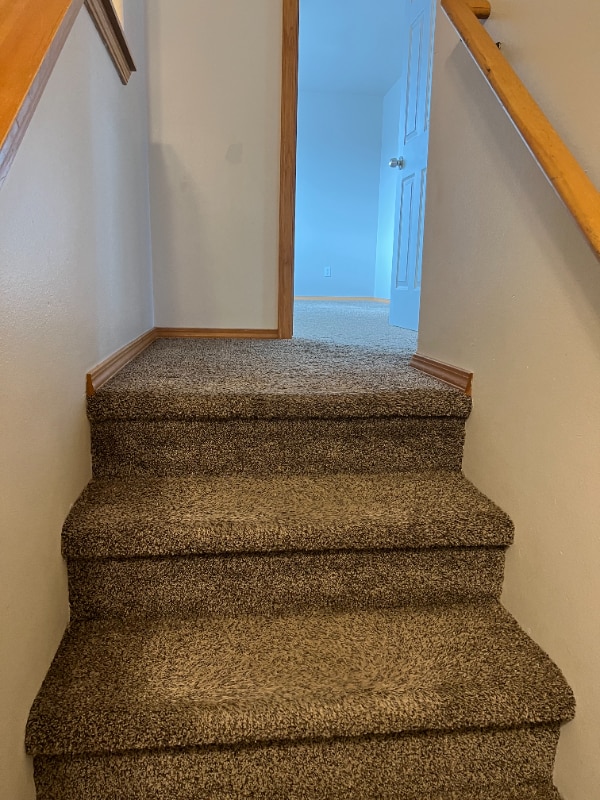 Building Photo - 1983 Greatview Dr