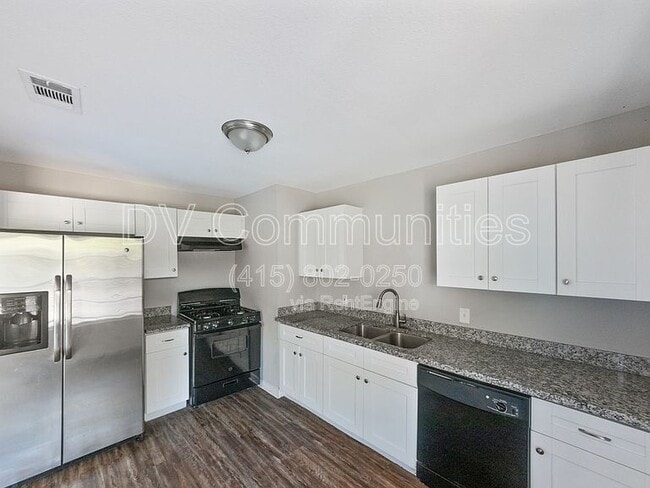 Building Photo - 6838 Crestridge St