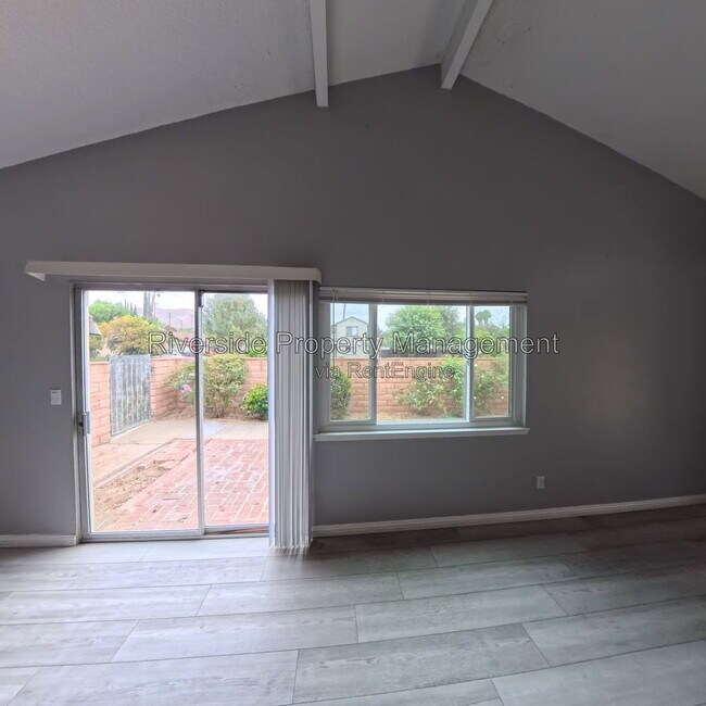 Building Photo - 5025 Pearblossom Dr