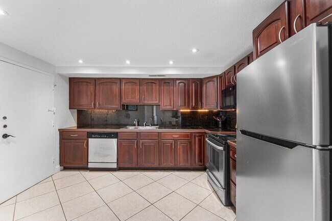 Building Photo - 1600 S Ocean Dr