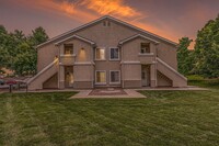 Building Photo - 2 bed, close to Ft Carson, newer paint and...