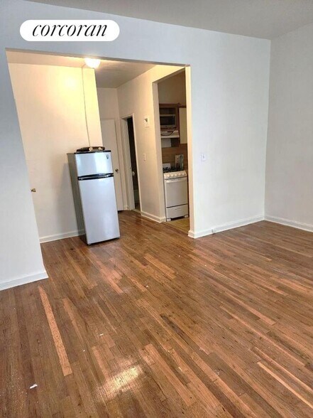 Building Photo - 120 W 73rd St