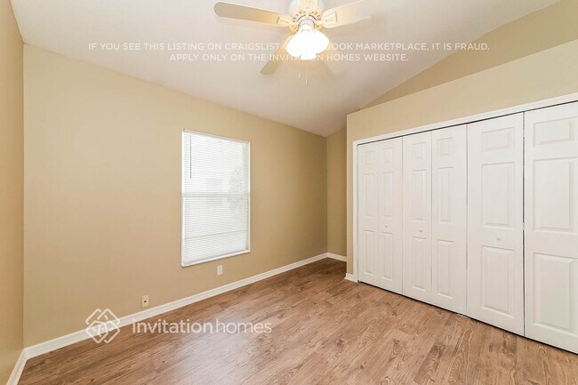 Building Photo - 11801 Acorn Woods Terrace