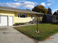 Building Photo - 3 Bedroom (1 non egress) / 1 3/4 Bath Hous...