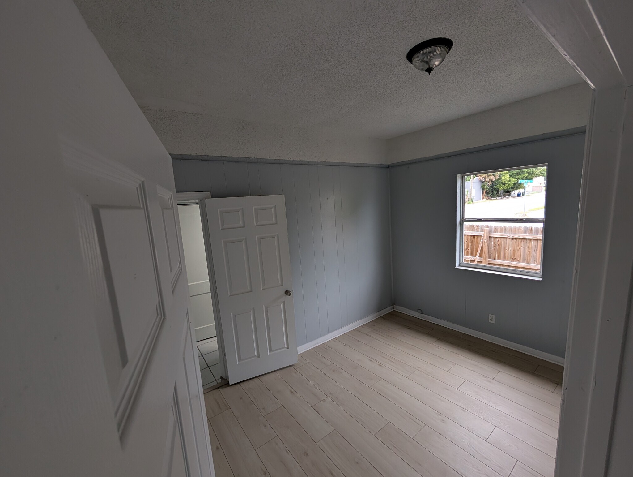 Building Photo - 1316 Holmes Ave