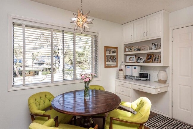 Building Photo - 2 Randolph Pl