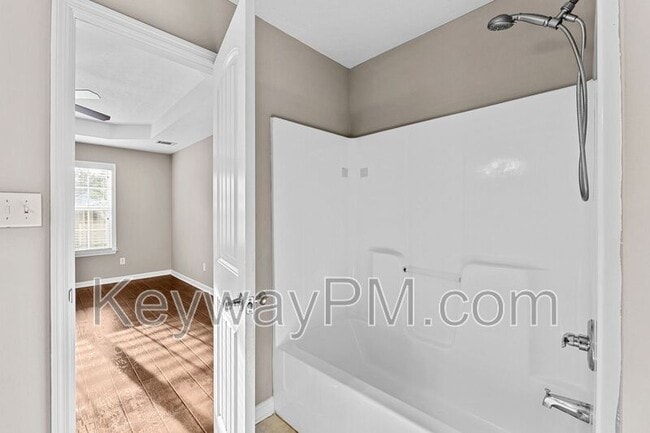 Building Photo - 823 Whispering Willow Ct