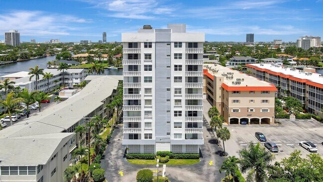Building Photo - 3113 S Ocean Dr