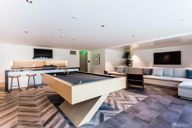 Building Photo - 1000 3rd St