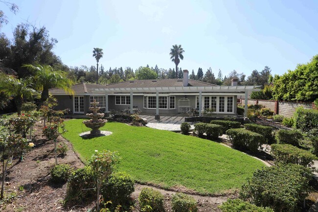 Building Photo - 460 S Bridge View Dr