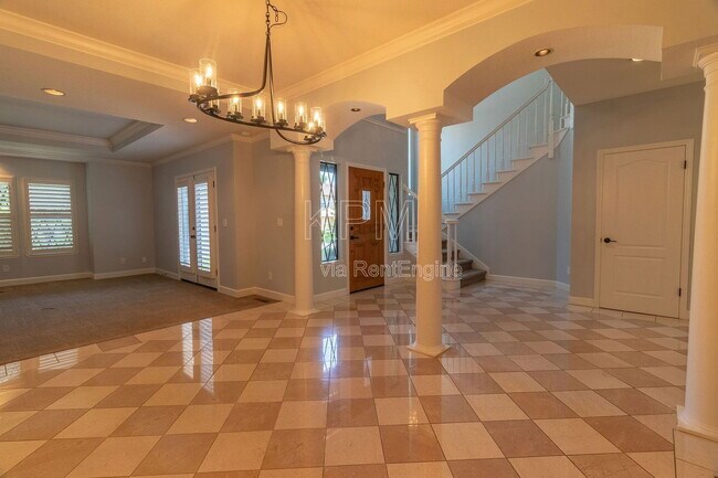 Building Photo - 672 Cypress Run