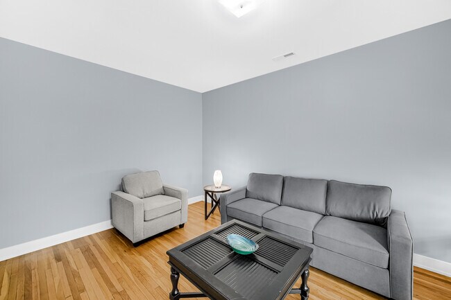 Building Photo - 6024 S Eberhart Ave