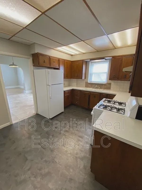 Building Photo - 2022 Cleveland Blvd