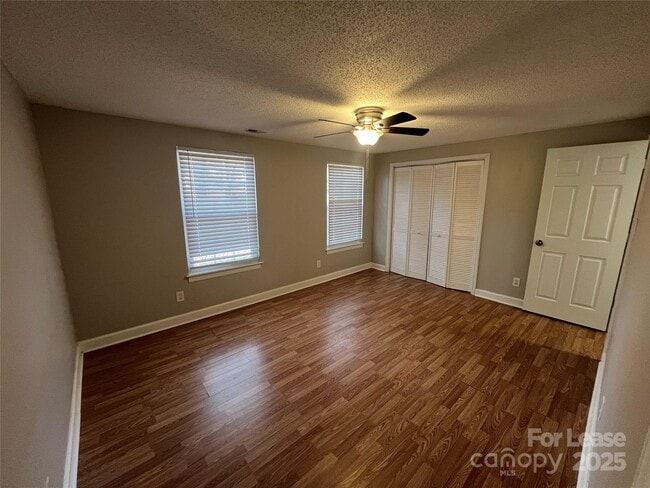 Building Photo - 6040 Sunset Chase Ln