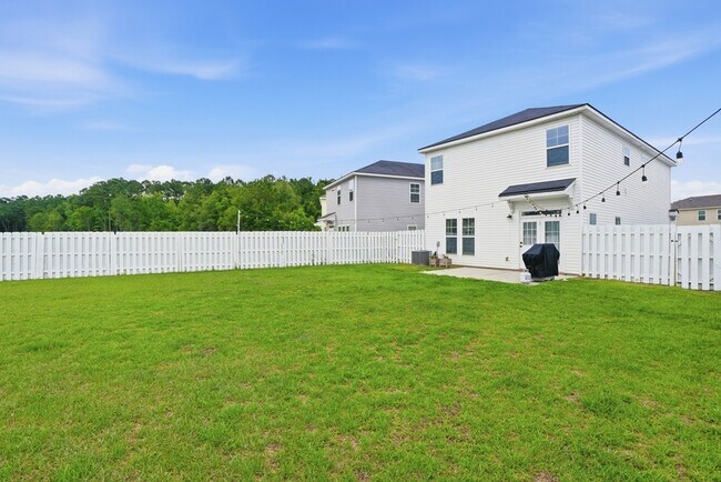 Building Photo - 75 Pomona Cir