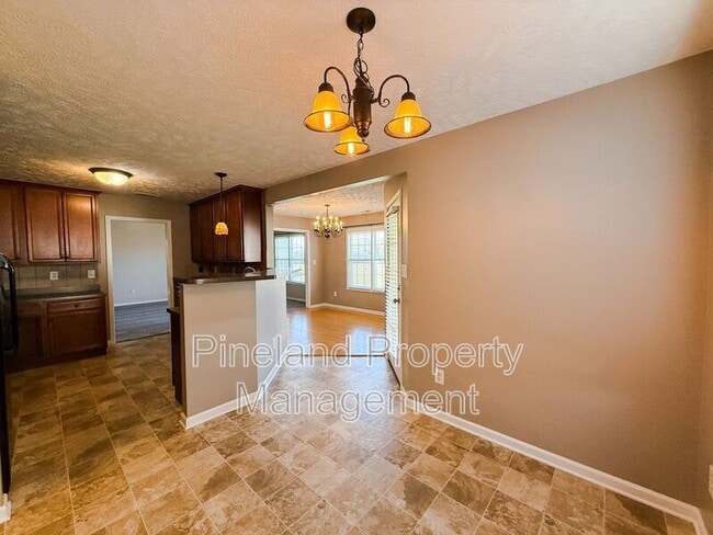 Building Photo - 1904 Yellowbrick Rd