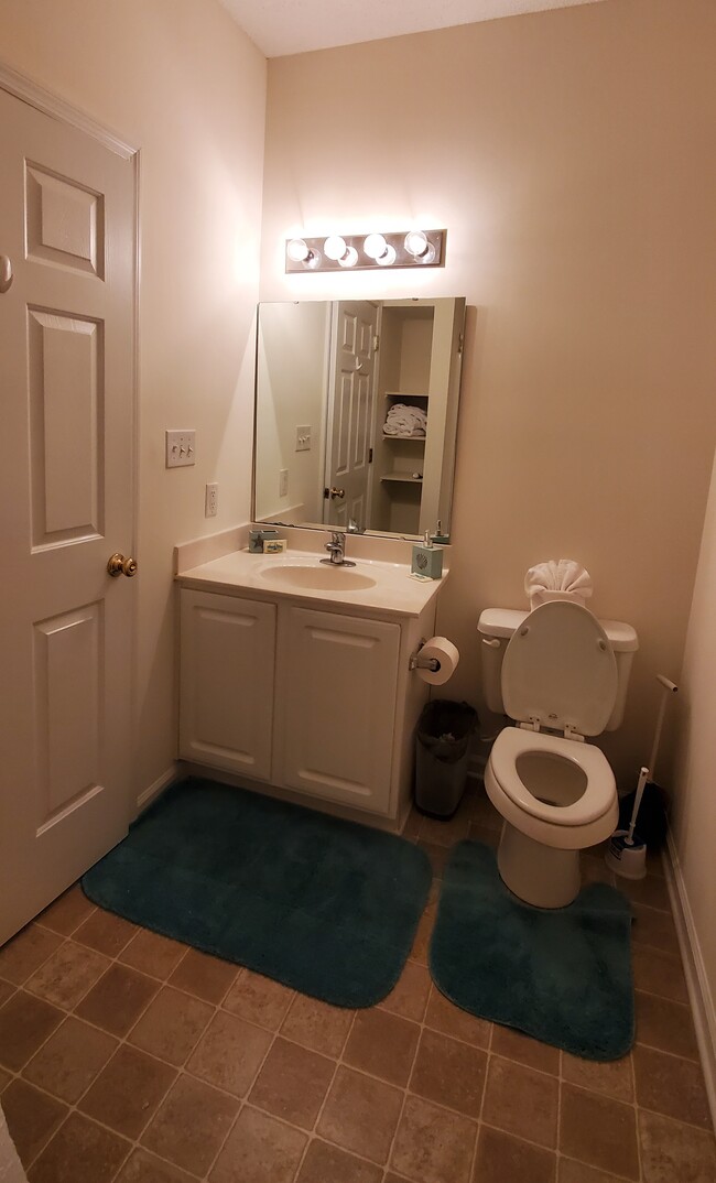 Second Bathroom - 2090 Cross Gate Blvd