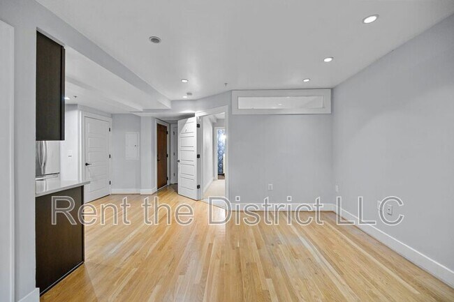 Building Photo - 1109 M St NW