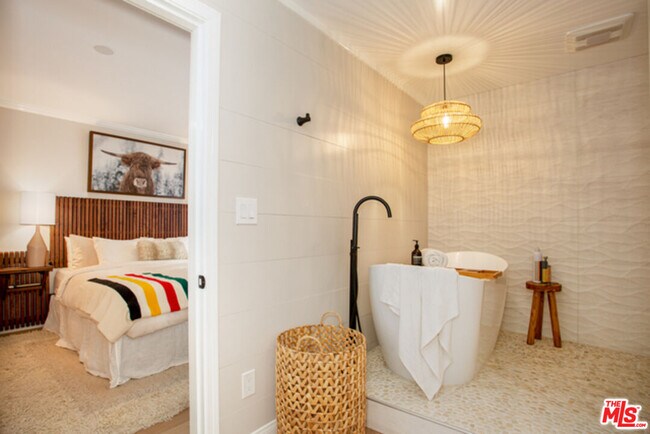 Building Photo - 8130 Redlands St