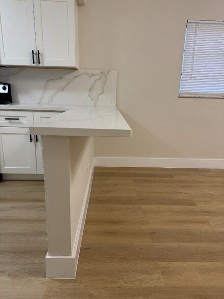 Building Photo - 5410 NE 22nd Terrace