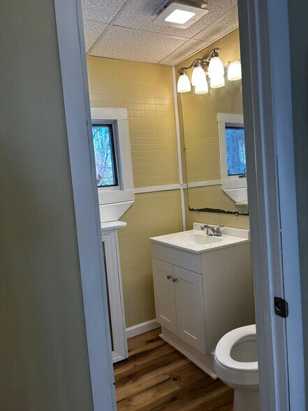 Building Photo - 158 Fallbrook St