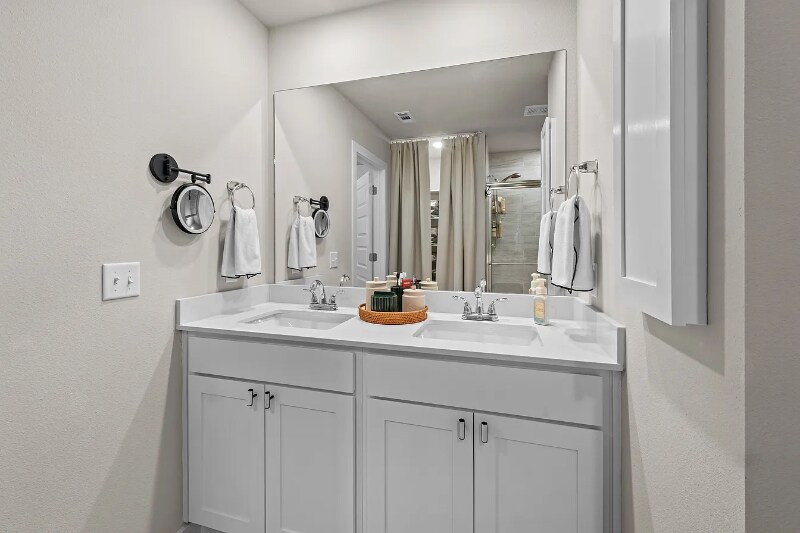 Building Photo - 2219 S 9th St