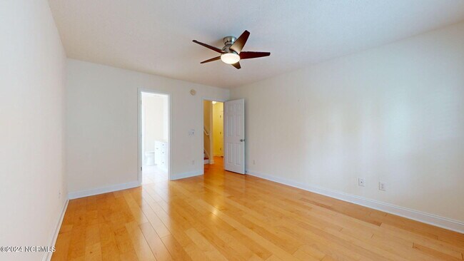 Building Photo - 536 Catamaran Dr