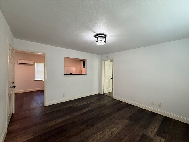 Building Photo - 306 Stiles St