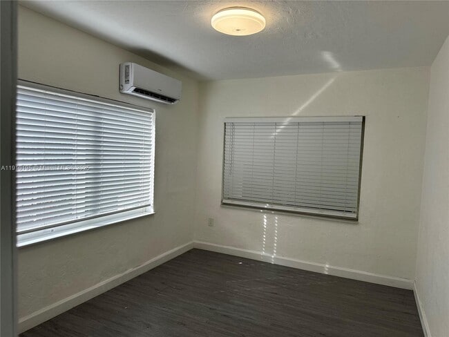 Building Photo - 2001 NW Flagler Terrace