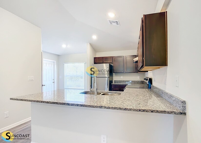 Building Photo - 12239 Maltz Ave