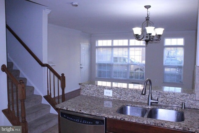 Building Photo - 42525 Highgate Terrace