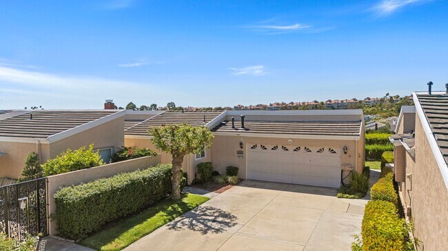 Building Photo - Stunning *VIEW* home for rent in desirable...