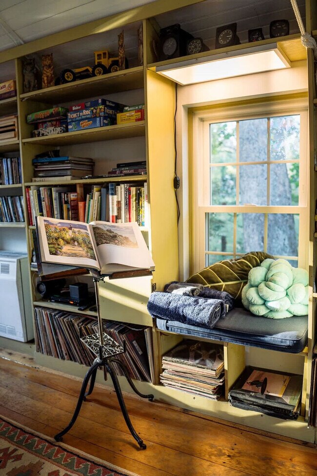 Building Photo - 1357 Canal Rd