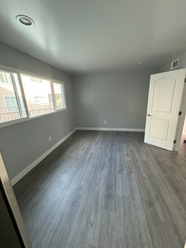 Building Photo - 3232 W 99th St