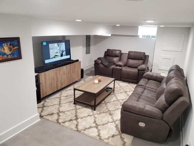 Basement / Den - 125 Markle St