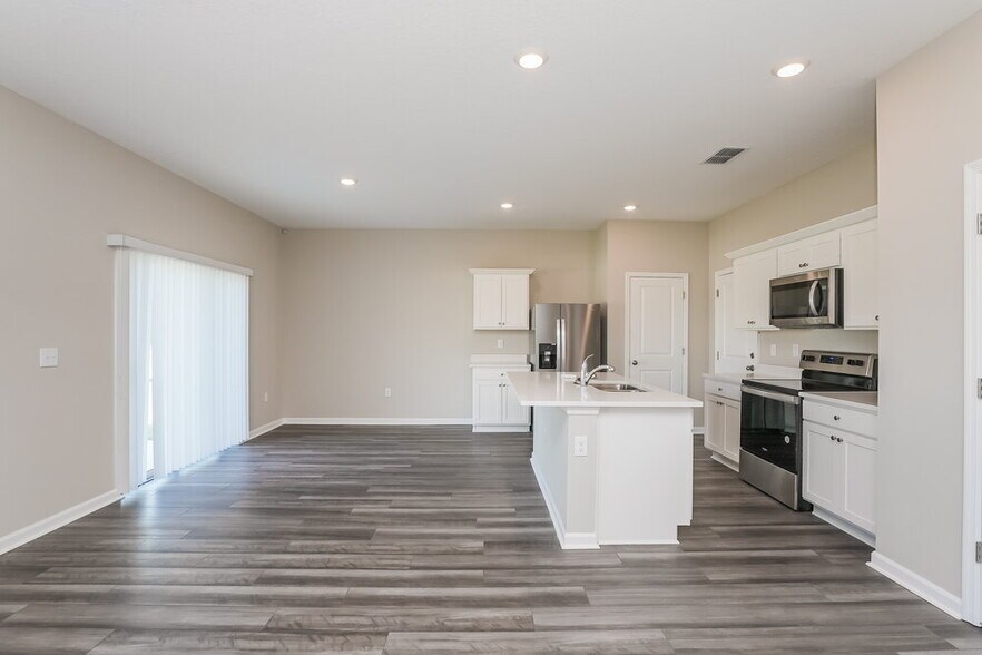 Building Photo - 962 Kelly Fern Lp