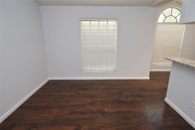 Building Photo - 8635 Mallard Reserve Dr