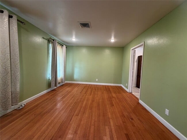 Building Photo - 6402 Tarna Ln