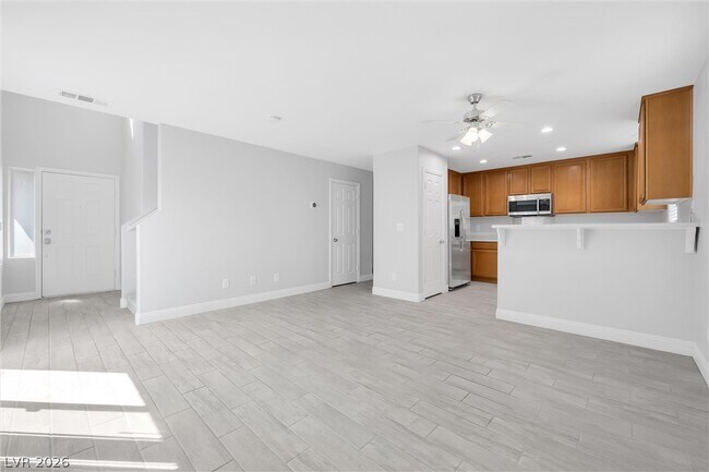 Building Photo - 3314 Villa Fiori Ave