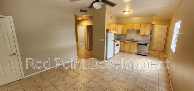 Building Photo - 3310 E Bermuda St