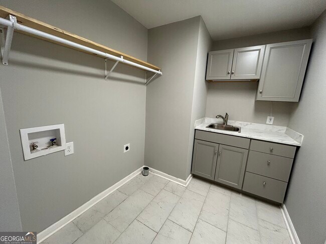 Building Photo - 3 Indianola Dr